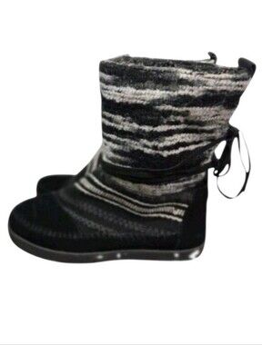 TOMS Nepal Winter Boots Women's Size 5- Black Suede Woven Knit Cozy
